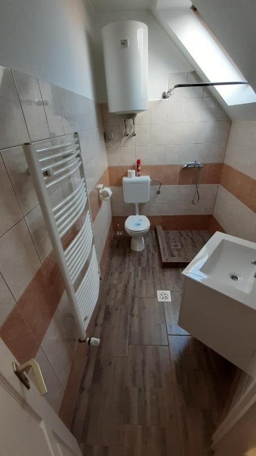 Alom Apartman Хайдусобосло Экстерьер фото