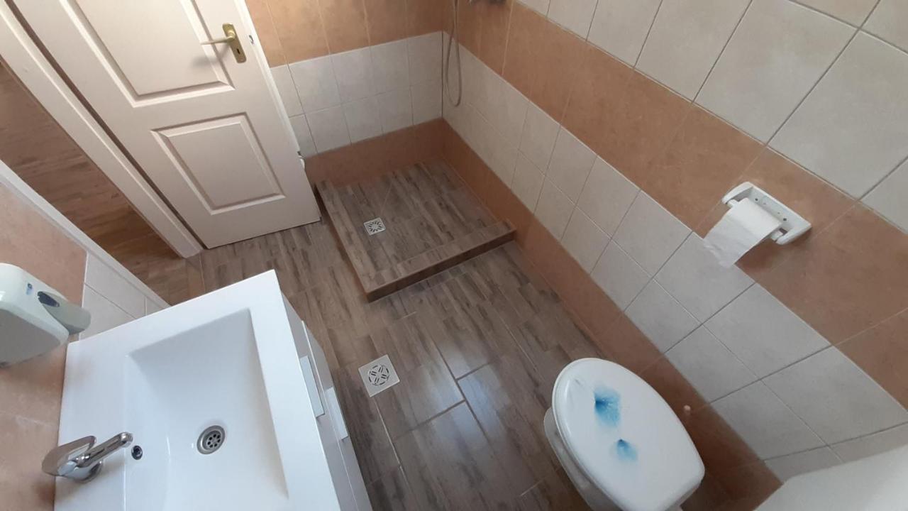 Alom Apartman Хайдусобосло Экстерьер фото